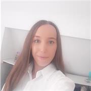 Le français, pour moi, ça s’apprend avec le sourire ! Mes cours sont adaptés à ton niveau.